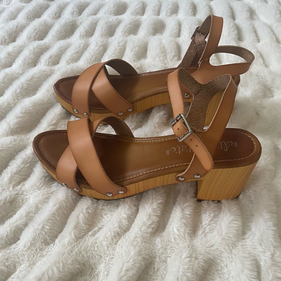 Altar'd State clogs - Picture 2 of 5